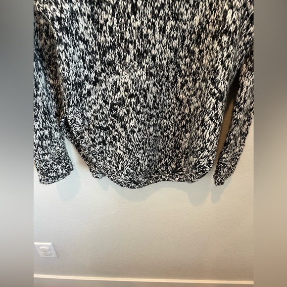 Treasure & Bond Extra Small Black and White Wool Turtleneck Tunic Sweater - Picture 12 of 12